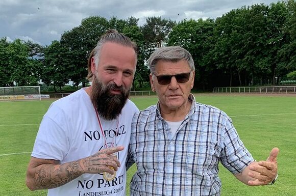 Wird Erfolgstrainer Jonas Wendt die SpVg. Porz verlassen?